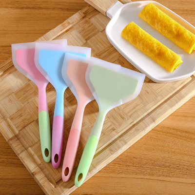 A Não-vara que cozinha panquecas seguras do silicone trabalha com pá para ovos pesca a pizza da panqueca