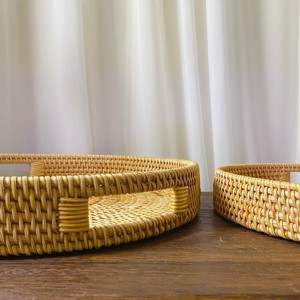 Mão Multifunction - círculo tecido do Rattan que serve Tray Serving Basket com corte