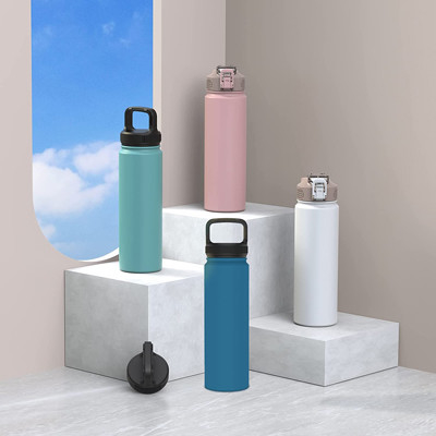 Garrafas de água de aço inoxidável isoladas multicoloridos da parede dobro com palha