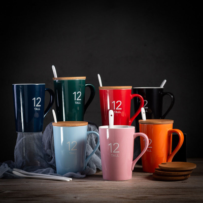 Copos bebendo feitos sob encomenda cerâmicos com as canecas brancas da sublimação 6oz da colher