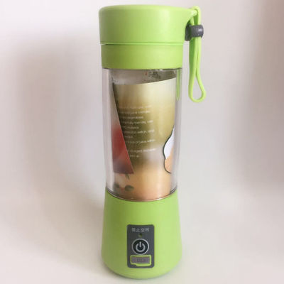 O misturador elétrico de USB Mini Portable Fruit Juice Blender aumenta multifuncional