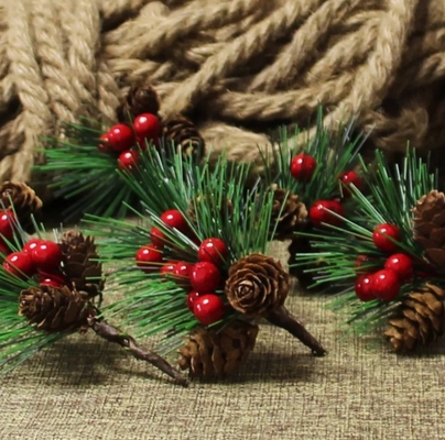 Agulhas artificiais do pinho do fruto vermelho do PVC para Mini Christmas Tree Ornaments