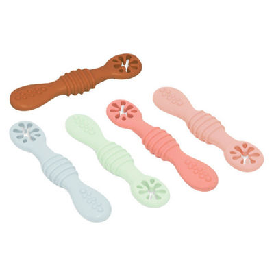 Colher da mastigação do arco-íris do silicone para bebês e crianças máquina de lavar louça e cofre forte do congelador