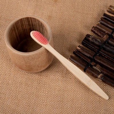 Cerdas macias da escova de dentes de bambu biodegradável natural do carvão vegetal