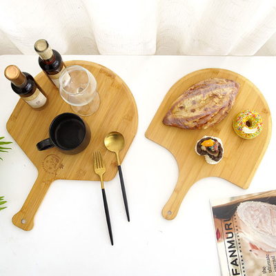 Placa de bambu natural superior da casca da pizza da padaria com bordas &amp; o punho fáceis do deslize