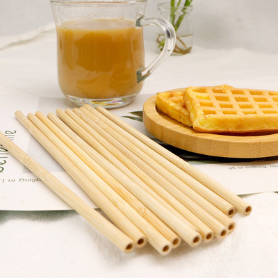 Volume de bambu reusável das palhas bebendo dos utensílios da cozinha