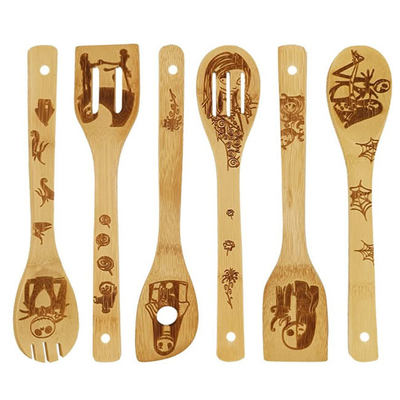 6pcs pintou colheres de madeira do Natal ajustadas para a decoração da cozinha