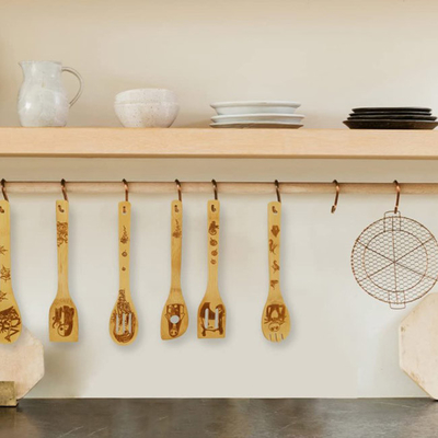 6pcs pintou colheres de madeira do Natal ajustadas para a decoração da cozinha