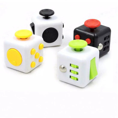 Brinquedos coloridos Mini Gadgets Cube da inquietação do alívio de tensão da descompressão