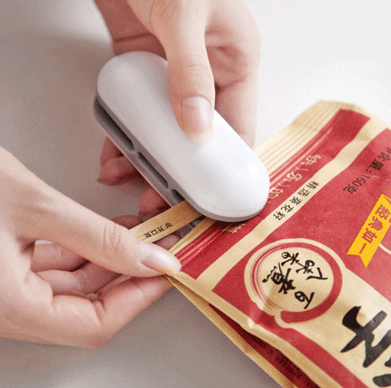 Mini Bag Sealer 2 em 1 calor e cortador para aferidor Handheld do vácuo dos sacos de plástico