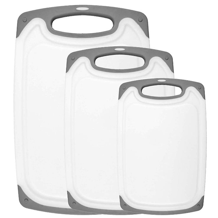 A placa de corte de desbastamento plástica livre Juice Grooves With Easy Grip da cozinha de BPA segura 676g